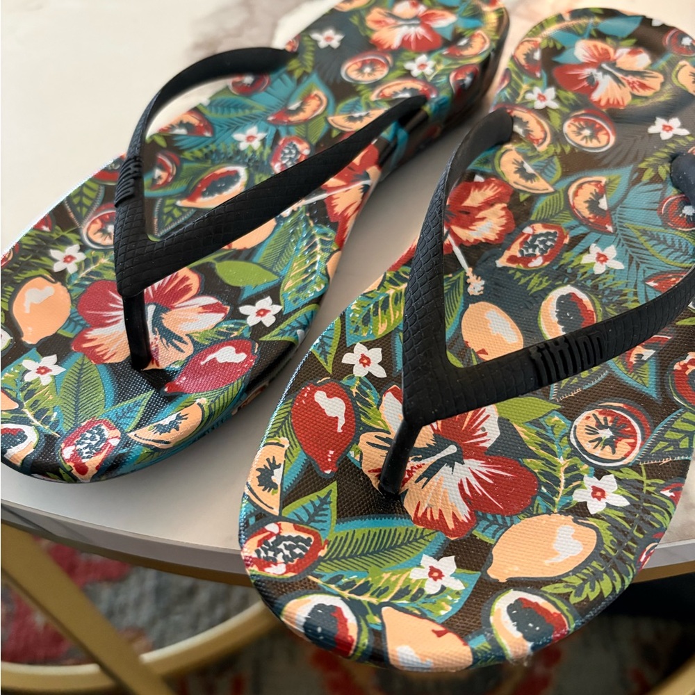 FitFlop Floral Tropical Print Thong Sandals with Black Straps